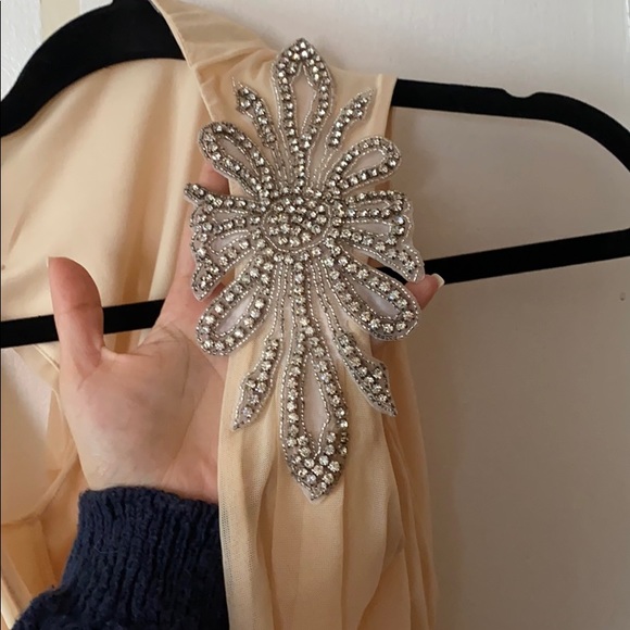 Champagne chiffon-shoulder detailing dress size XS - Picture 2 of 5